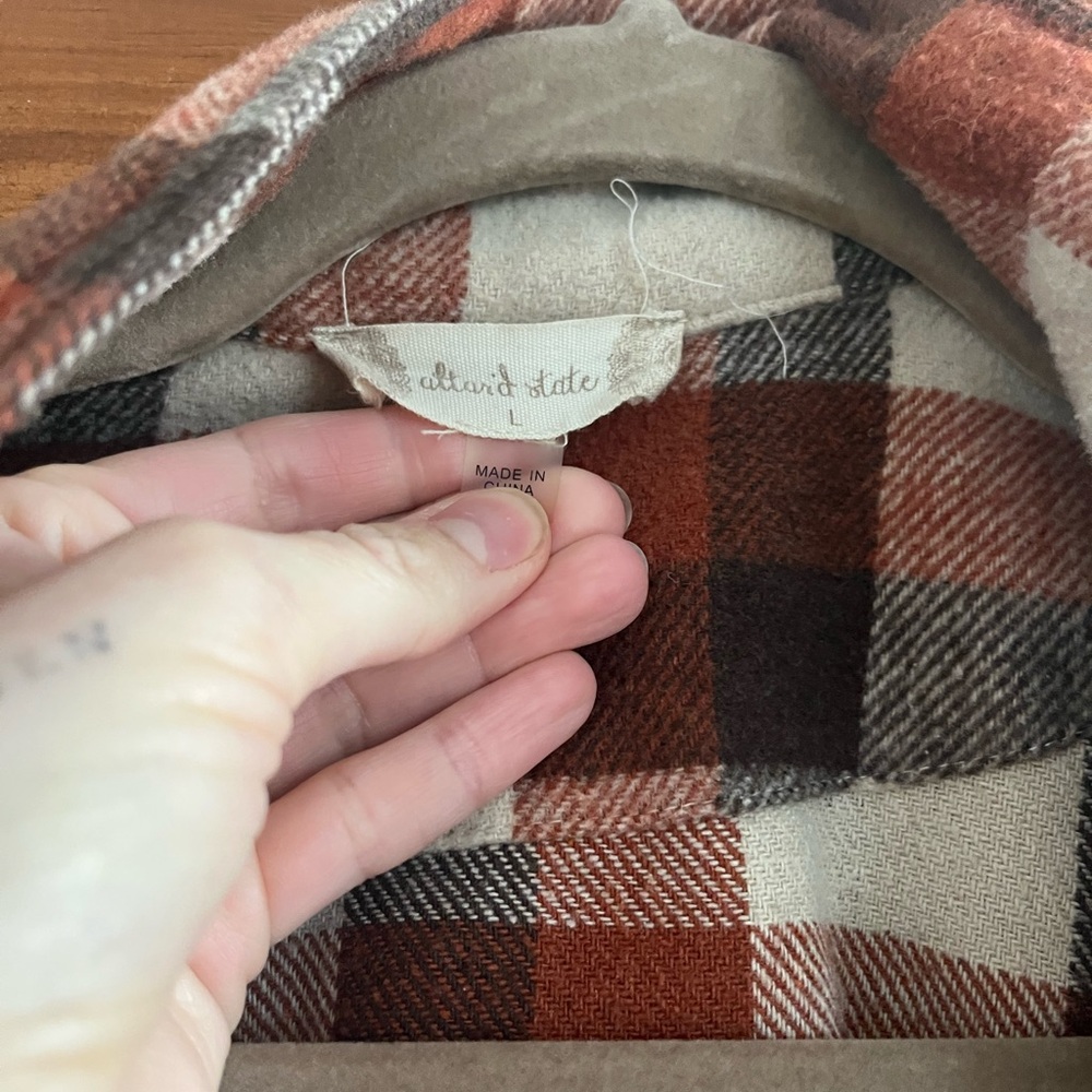 Shacket - Picture 2 of 3